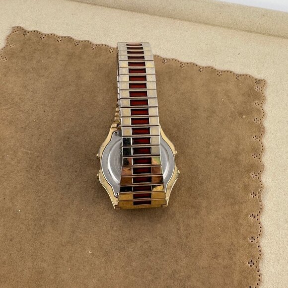 Timex Indiglo Digital Men’s Gold Tone Alarm Chrono Quartz Watch - Picture 7 of 7